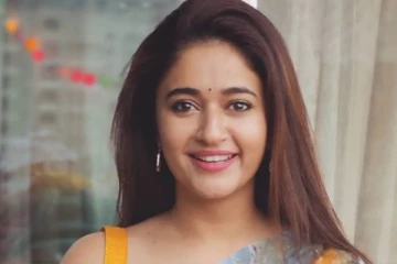 நடிகை பூனம் பாஜிவாவின் காதலர் இவர் தானா.. வெளிவந்த ஜோடியின் புகைப்படம்