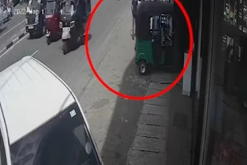 කල්ලි දෙකක් එකතු වී මහමඟ කළ අමුතු සෙල්ලම..