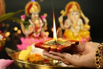 நாளை சித்திரா பௌர்ணமி; உங்கள் கர்மவினைகளை போக்க இப்படி வழிபாடு செய்யுங்கள்