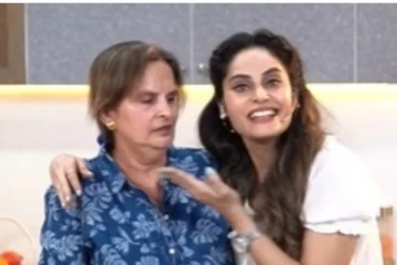 நியூஸ் பேப்பரில் வந்த செய்தி...தற்கொலைக்கு முயன்ற ஸ்ருதிகா அம்மா..!