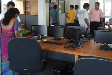 30 ஆயிரம் அரச ஊழியர்கள் ஒரே நேரத்தில் ஓய்வு! அரசாங்கத்தின் அறிவிப்பால் ஏற்பட்ட குழுப்பம்