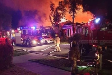 அவுஸ்திரேலியாவில் இடம்பெற்ற தீ விபத்தில் ஒரே குடும்பத்தை சேர்ந்த நான்கு குழந்தைகள் பலி