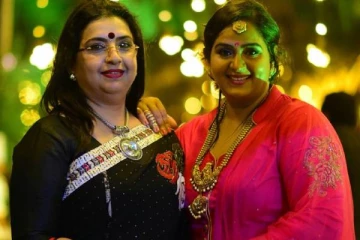 நடிகைகள் அம்பிகா மற்றும் ராதாவின் சகோதரியை பார்த்தீர்களா?- வைரலாகும் லேட்டஸ்ட் க்ளிக்