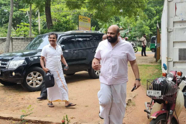 தமிழரசுக் கட்சியின் மத்திய குழுக் கூட்டம் ஆரம்பம்; வருகை தந்த முக்கியஸ்தர்கள் | Ilankai Tamil Arasu Kachchi Meeting Today தமிழரசுக் கட்சியின் மத்திய குழுக் கூட்டம் ஆரம்பம்; வருகை தந்த முக்கியஸ்தர்கள் | Ilankai Tamil Arasu Kachchi Meeting Today