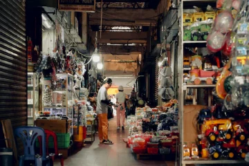 மியன்மாரில் தொழிலாளர்களுக்கு சம்பளத்தை அதிகரித்த முதலாளி கைது