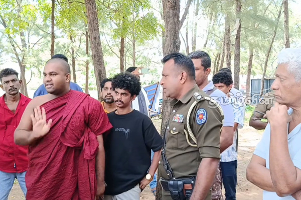 திருகோணமலை கடற்கரையில் சட்டவிரோத உணவகக் கட்டுமானம் அகற்றும் நடவடிக்கை தோல்வியில்.. | Illegal Restaurant Construction Removed Trinco திருகோணமலை கடற்கரையில் சட்டவிரோத உணவகக் கட்டுமானம் அகற்றும் நடவடிக்கை தோல்வியில்.. | Illegal Restaurant Construction Removed Trinco