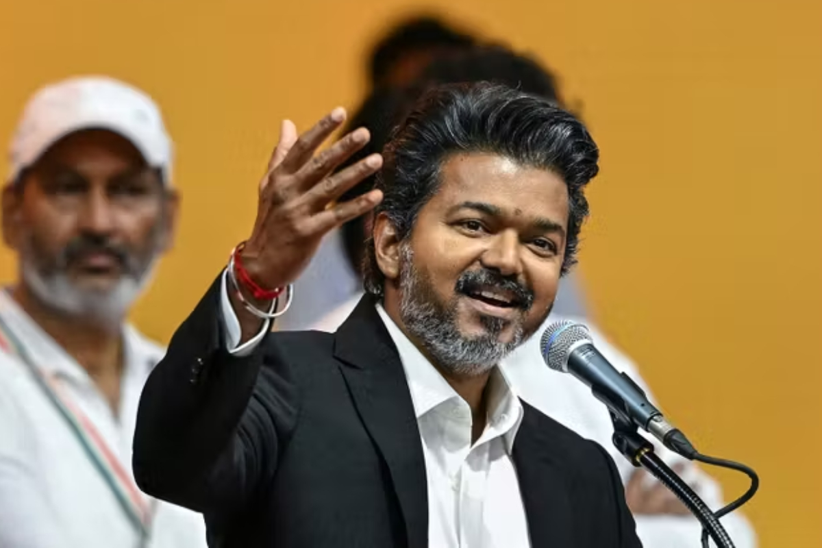 தமிழ்நாட்டில் 100 கோடிக்கும் மேல் வசூல் செய்த தளபதி விஜய்யின் திரைப்படங்கள்.. லிஸ்ட் இதோ | Actor Vijay 100 Crore Movies In Tamilnadu