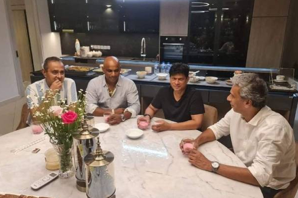 இஸ்லாமிய நண்பர்களுடன் சேர்ந்து நோன்பு நோற்று வரும் சனத் ஜெயசூரிய! | Sanath Jayasuriya Fasting With Islamic Friends