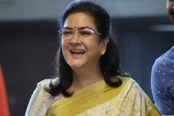 அடுத்த ஹீரோயின் ரெடி, முதன்முறையாக தனது மகளின் புகைப்படத்தை வெளியிட்ட நடிகை ஊர்வசி- வைரலாகும் போட்டோ