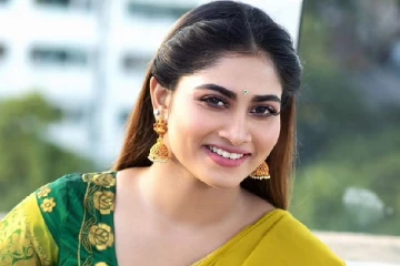 கவிதையால் ஷிவானியை வர்ணித்த ரசிகர்.. அழகிய வைரல் வீடியோ