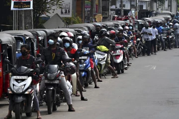 எரிபொருளுக்காக வரிசைகளில் காத்திருக்க வேண்டாம் - அரசாங்கம் கூறியுள்ள தகவல்