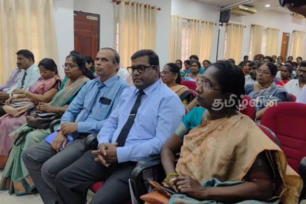 யாழில் குடியிருப்பு சான்றிதழ்கள் வழங்கி வைப்பு | Deposit Of Residence Certificates In Jaffna
