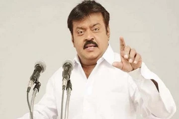 விஜயகாந்தை திருமணம் செய்ய போட்டிபோட்ட 3 நடிகைகள்: கருப்பு எம்ஜிஆரின் பலரும் தெரிந்திடாத கதை