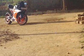 யாழ். அச்சுவேலியில் மீட்கப்பட்ட சைக்கிள் வாள் முனையில் கொள்ளையடிக்க்கப்பட்டதென தகவல் (Photo)