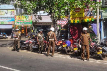 வவுனியாவில் பொலிஸாரால் முன்னெடுக்கப்பட்ட வீதி போக்குவரத்து மறுசீரமைப்பு