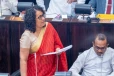 දෙසැම්බර් 31 වෙන්න කලින් ඔක්කොම ද්විතීයික පාසල්වලට මේවා දීලා ඉවර කරන්නයි ලෑස්ති වෙන්නේ.. අගමැතිනියගෙන් පාසල්වලට සුබ ආරංචියක්