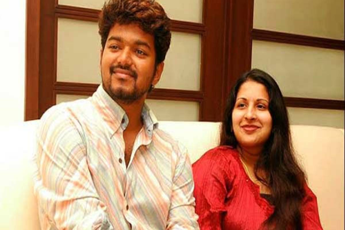 திருமணத்திற்கு முதல் சங்கீதாவிற்கு விஜய் கொடுத்த கிஃப்ட் என்ன தெரியுமா? | Vijay S First Gift To Sangeetha She So Happy