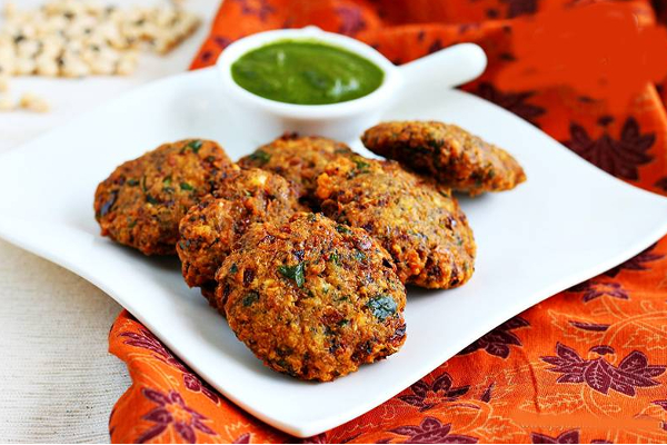 மொறுமொறுவென சுவையான காராமணி வடை - செய்வது எப்படி | Karamani Vadai In Tamil