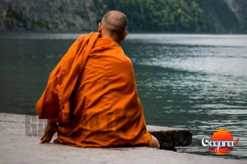 හිමිනමක් මත්පැන් බීලා හරි ලයිසන් එකක් නැතුව ගිහින් ලංගම බස් රථයක හැප්පිලා