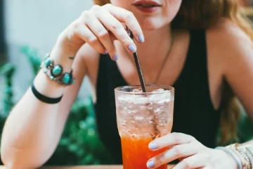 வெயில் காலத்துல ஜில்லுனு குளிர்பானங்களை குடிக்கலாமா?