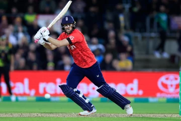 அவுஸ்திரேலியாவுக்கு எதிராக வாணவேடிக்கை காட்டிய வீரர்! 82 ஓட்டங்கள் விளாசல்