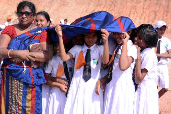 வாங்கும் சம்பளத்தில் 15 சதவீதம் ஆடைக்காக செலவழிக்கும் ஆசிரியர்கள்! | Teachers Spend 15 Percen Salary On Clothes