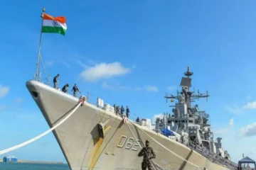 இலங்கை துறைமுகத்தில் நங்கூரமிட்டுள்ள இரண்டு வெளிநாடுகளின் கப்பல்கள்!