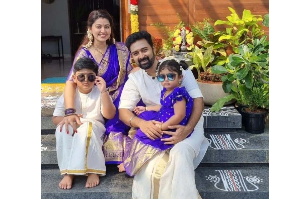 பட்டுப்புடவையில் கொள்ளை அழகில் நடிகை சினேகா! அடுத்தடுத்து அரங்கேறும் கொண்டாட்டம் | Sneha Saree Cute Makeup Viral Photo