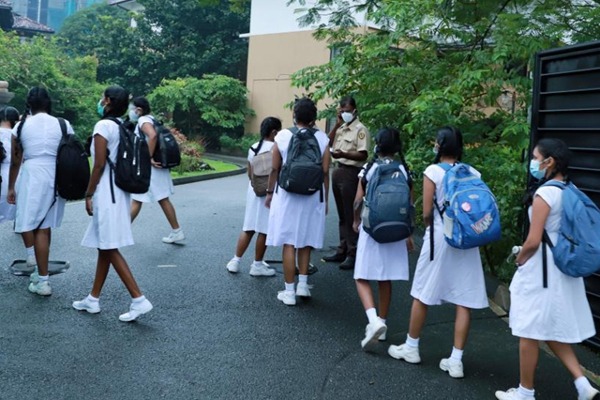 இலங்கையில் பாடசாலை மாணவர்களிடையே அதிகரிக்கும் நோய் தொற்று | Disease Outbreak Rising Among Sri Lankan Students
