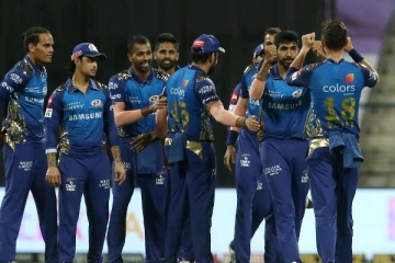 முடிவுக்கு வந்த மும்பை அணியின் பிளே ஆஃப் கனவு - வேதனையில் ரசிகர்கள்