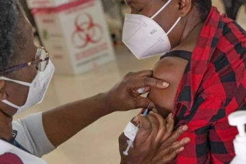 எச்.ஐ.வி பாதிக்கப்பட்ட பெண்ணின் உடலில் 32 முறை உருமாறிய கொரோனா வைரஸ்! எந்த நாட்டில் தெரியுமா?