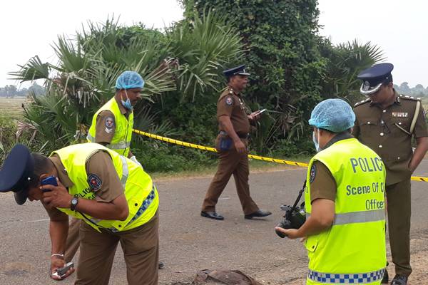 யாழில் இளைஞரொருவர் மீது வாள்வெட்டு தாக்குதல்! | Sword Attack In Jaffna