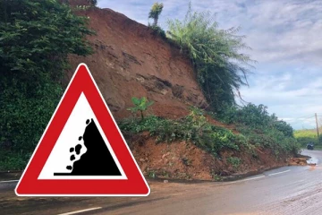 நுவரெலியா - ஹட்டன் பிரதான வீதியில் போக்குவரத்து பாதிப்பு: மக்களுக்கு விடுக்கப்பட்ட எச்சரிக்கை