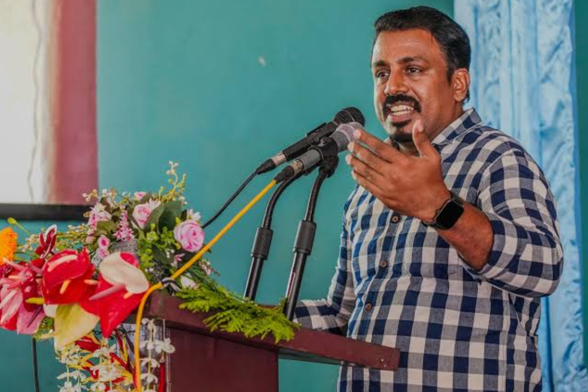 எரிபொருள் விலை உயர்ந்துள்ள போதிலும் மக்கள் மீது முழுச் சுமை சுமத்தப்படவில்லை என்கிறது ஆளும் தரப்பு | Fuel Prices Full Burden Not Been Passed To People எரிபொருள் விலை உயர்ந்துள்ள போதிலும் மக்கள் மீது முழுச் சுமை சுமத்தப்படவில்லை என்கிறது ஆளும் தரப்பு | Fuel Prices Full Burden Not Been Passed To People