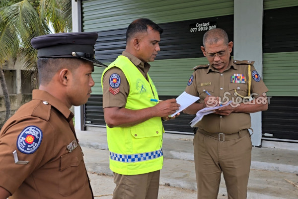 கிண்ணியாவில் கடை ஒன்றின் முன்னால் ஆண் ஒருவரின் சடலம் மீட்பு | Body Of A Man Recovered In Kinniya கிண்ணியாவில் கடை ஒன்றின் முன்னால் ஆண் ஒருவரின் சடலம் மீட்பு | Body Of A Man Recovered In Kinniya