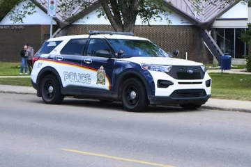 கனடாவில் பள்ளியில் சக மாணவிமீது தீவைத்த சிறுமி: கவலைக்கிடம்