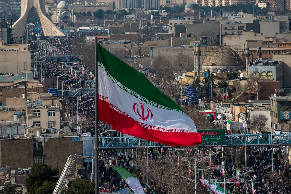 செவ்வாய் இரவு 8 மணி! முதல் முறையாக தாக்குதல் நேரத்தை அறிவித்த ட்ரம்ப் - வளைகுடாவில் ஏற்பட்ட பதற்றம் | Tuesday 8 Pm Eastern Time Trump Warning To Iran