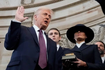 ட்ரம்பின் அதிரடி உத்தரவு ; 6 நாடுகளின் குடிமக்கள் அமெரிக்கா செல்லத் தடை