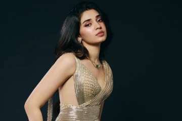 இளம் நடிகை க்ரித்தி ஷெட்டி லேட்டஸ்ட் கிளாமர் போட்டோஷூட்