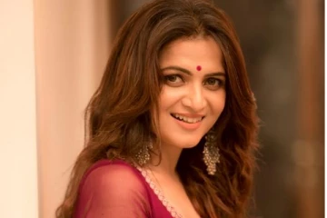 நெற்றியில் போட்டு, அழகிய சேலை..  தொகுப்பாளினி திவ்யதர்ஷினி வெளியிட்ட புகைப்படங்கள்