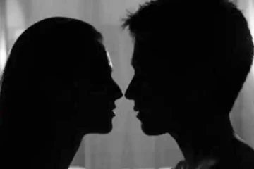 வருங்கால கணவருடன் தனிமையில் இருந்த இளம்பெண்: சிறிது நேரத்தில் துடிதுடித்து உயிரிழந்த துயரம்