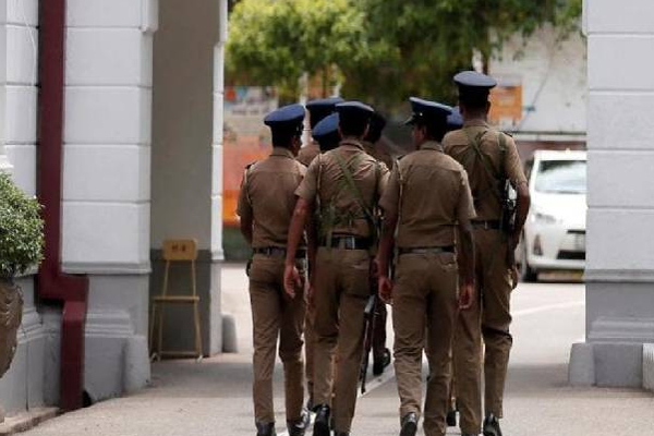யாழில் கன்று ஈனும் நிலையில் இருந்த பசுமாட்டை இறைச்சிக்காக வெட்டிய நபர்! | Person Slaughtered A Calf In Jaffna For Meat