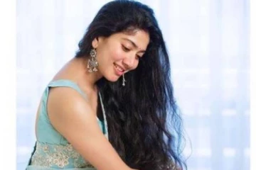 நடிகை சாய் பல்லவியா இது, சிறுவயதில் எவ்வளவு கியூட்டாக உள்ளார் பாருங்க- அவரே வெளியிட்ட போட்டோ