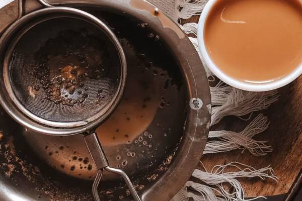 கறையான வடிகட்டியை இனிமே வீசாதீங்க - இப்படி கிளீன் பண்ணுணா புதிது போல மாறும் | Hacks To Clean A Tea Filter At Home