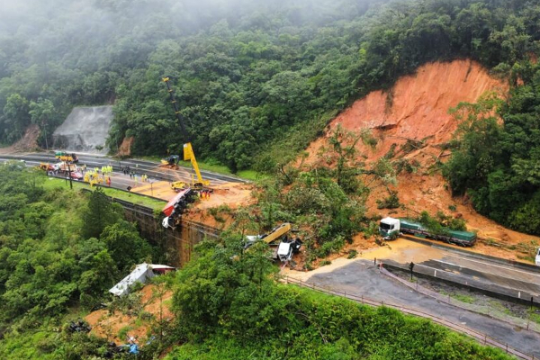 நாட்டில் நிலவும் சீரற்ற காலநிலை : மக்களுக்கு விடுக்கப்பட்ட எச்சரிக்கை | Unsettled Weather Prevailing In Sl Warning Public