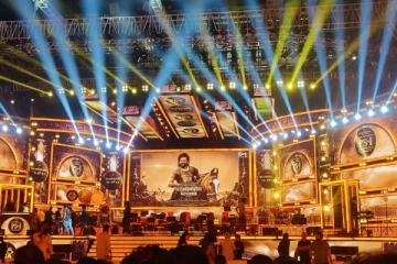 பிரம்மாண்ட மேடையில் தமிழ் சினிமாவின் ஜாம்பவான்கள்! PS 1இசை வெளியீட்டு விழா  Live