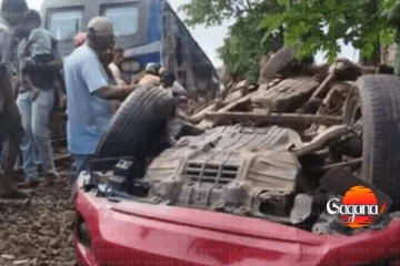 දුම්රිය - කැබ් රථ ගැටීමෙන් පුද්ගලයින් තිදෙනෙකුට තුවාල