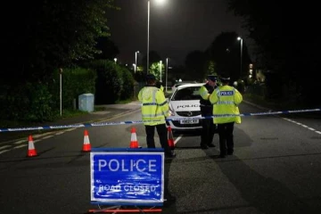 இங்கிலாந்தில் மர்ம நபர் துப்பாக்கி சூடு: பரபரப்பு சம்பவம்