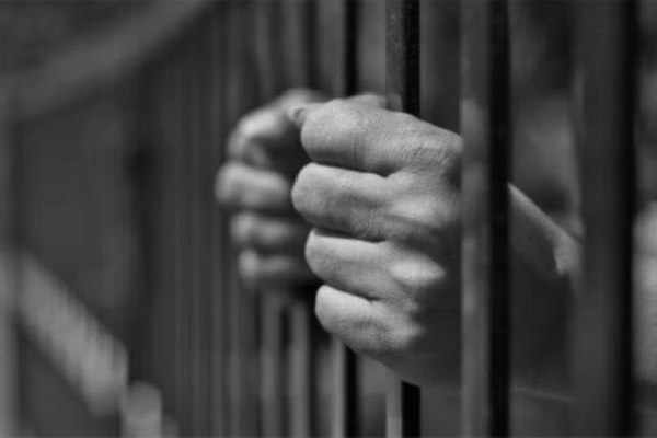 தாயுடன் நண்பன் தகாத உறவு - மகன் செய்த விபரீத செயல்! | Man Kills Friend For Affair Madhya Pradesh