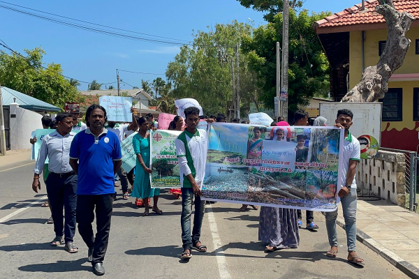 மன்னாரின் வளங்களை பாதுகாக்கக் கோரி கவனயீர்ப்பு போராட்டம் முன்னெடுப்பு | Protest In Srilanka Today Mannar